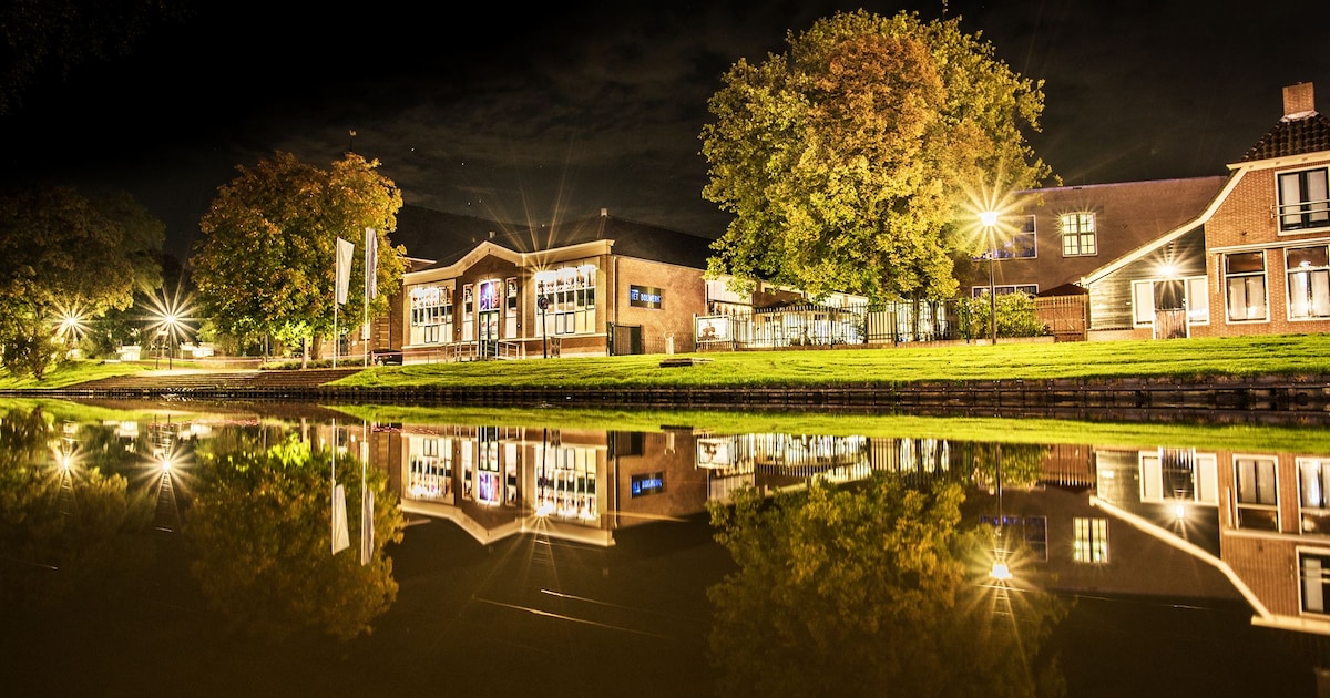 Genesis-tribute en eerbetoon aan John Wright in Sneek
