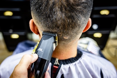 Rinsing your bum crack after a haircut? This surgeon says it's not a bad idea