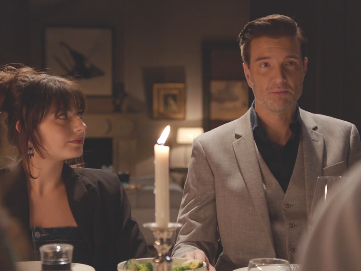 Nola Sanders is de nieuwe ster van GTST: maar wie is haar biologische  vader? | Show | AD.nl