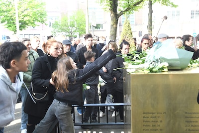 Herdenking bij vernieuwd Sinti- en Romamonument