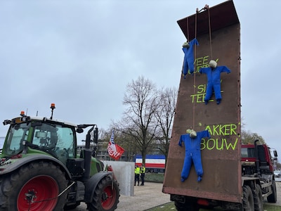 Boerenprotest in Brabant: honderd trekkers buiten, driehonderd man in provinciehuis