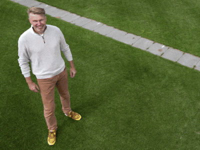 ‘Iedereen noemde me gek’, nu zorgt Arno (51) uit de Achterhoek dat er op het WK op écht gras wordt g