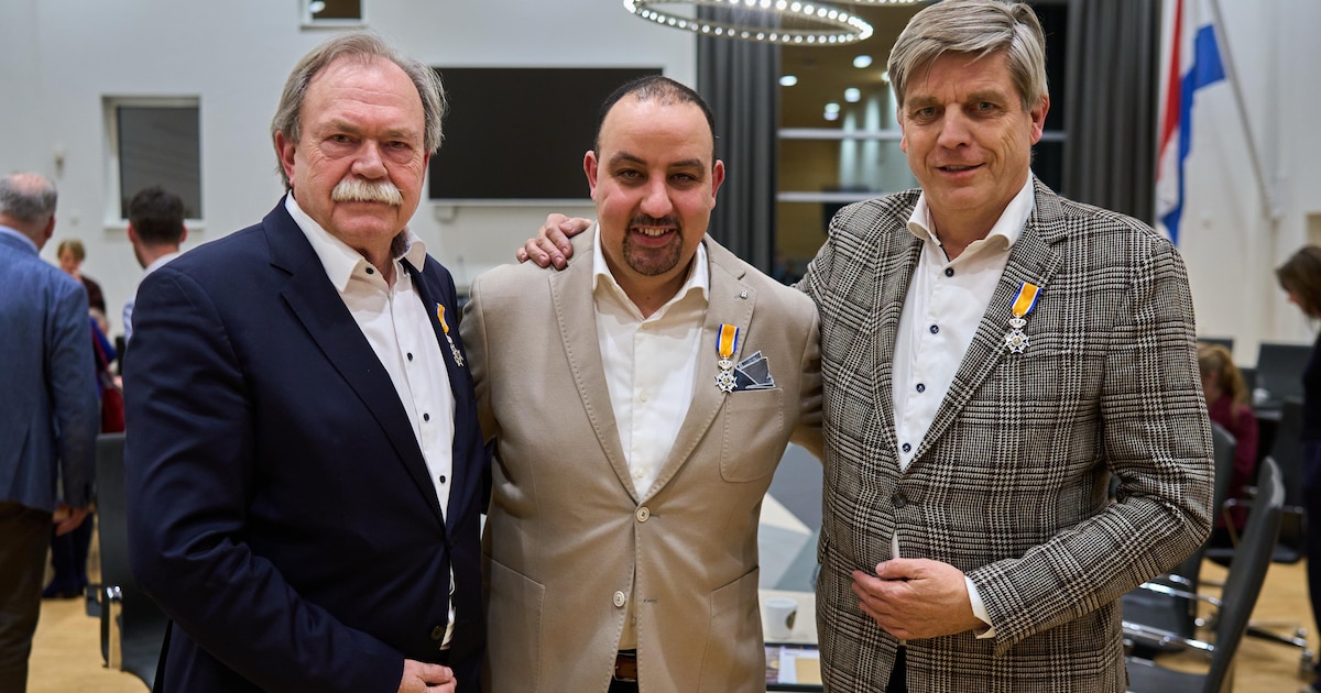 Drie raadsleden krijgen koninklijke onderscheiding bij afscheid in Zeist