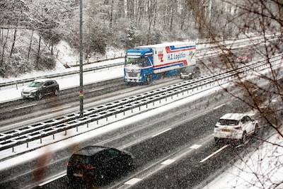 Hoe Rijkswaterstaat ingrijpt bij de vele incidenten op de A12: van 3000 camera’s tot weginspecteurs 