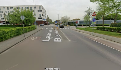 Foutgeparkeerde vrachtwagens zorgen voor overlast in Rozenburg