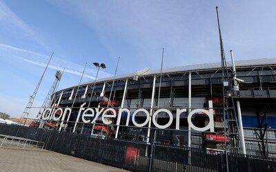 Feyenoord herdenkt bombardement van Rotterdam met groen-wit tenue bij thuiswedstrijd tegen RKC Waalwijk