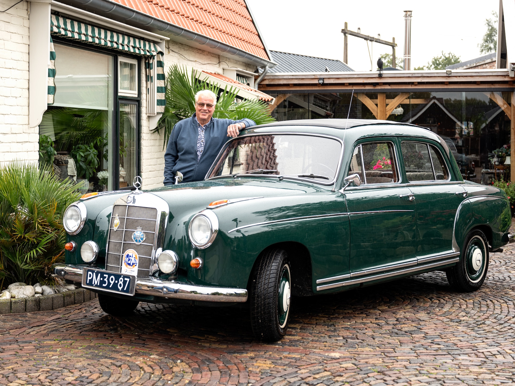Jan sleutelde vijf jaar aan zijn Mercedes, en werkt al aan de volgende: ‘Ik verveel me nooit’
