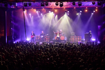 Succes van coverbands zit in meer dingen: ‘Als ze niet zo goed waren, dan zouden we ook niet komen’