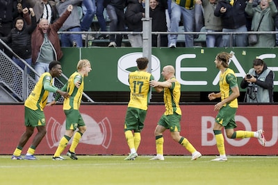 Matchwinner Matej Sin bejubeld bij ADO Den Haag: ‘Dat euforische moment is fantastisch’