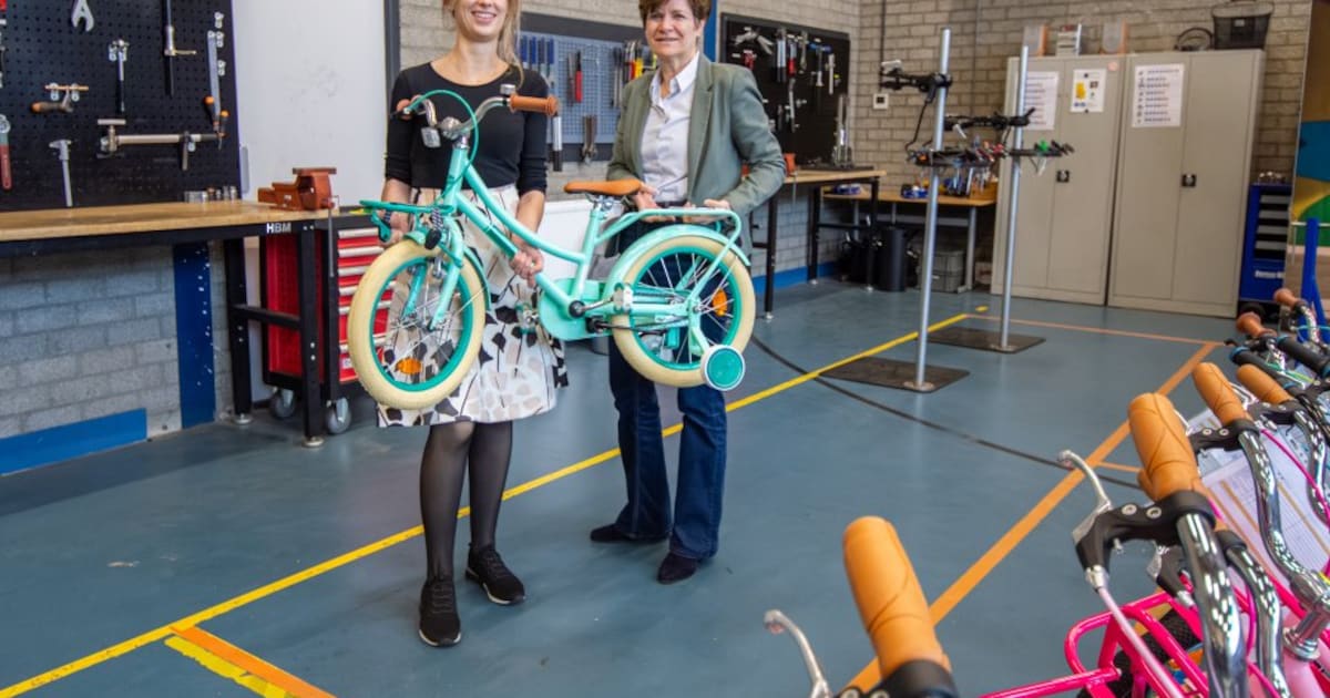 Heerlen schenkt 75 nieuwe kinderfietsen aan Stichting Leergeld