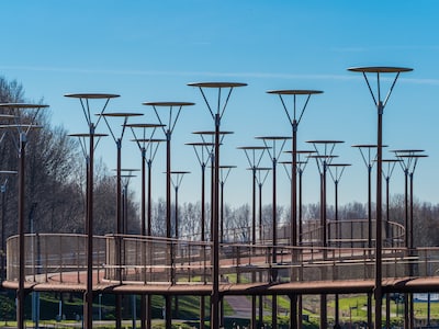 Het kostte wat moeite, maar de lampen op de Jan Waaijerbrug doen het weer