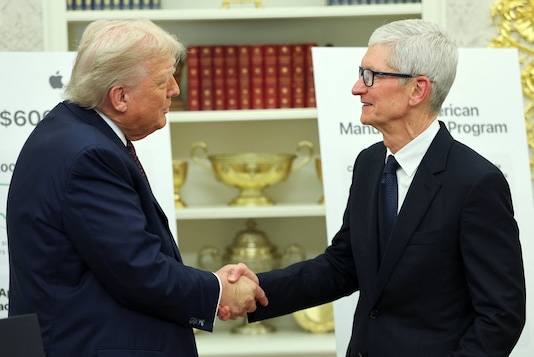 Trump: 'Poetin kan me bellen zonder Zelensky te zien – Ik ben bereid te luisteren'