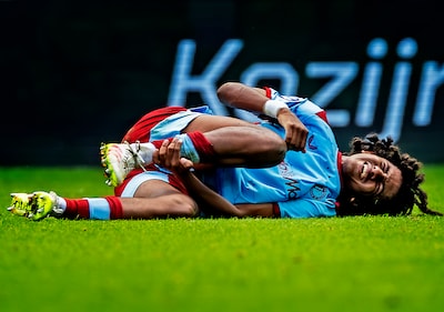 Tegenvaller voor Feyenoord: verdediger Malcolm Jeng na operatie aan onderbeen voorlopig uit de roulatie
