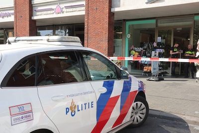 Overvaller bedreigt medewerker Etos in Utrecht met een mes, maar dan trekt een klant de bivakmuts va
