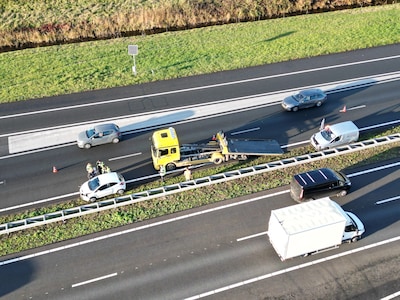 Flinke file op A15 na kop-staartbotsing