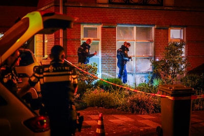 Ontploffing bij woning laat Eindhovense buurt wakkerschrikken; vermoedelijk zwaar vuurwerk