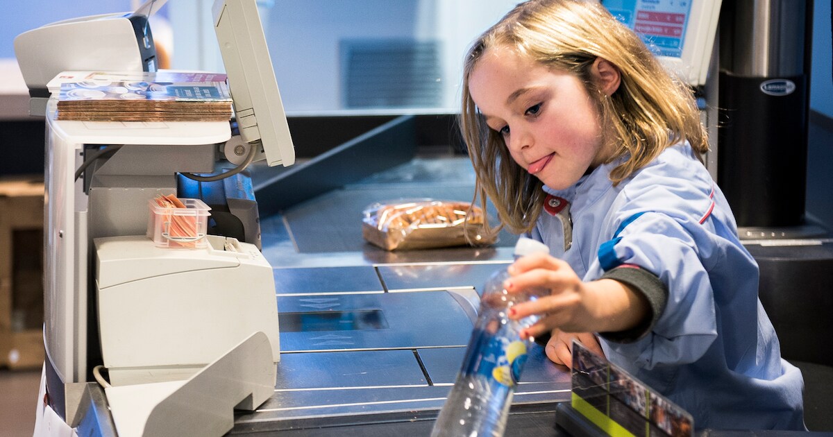 Caissières in de dop tonen hun kunsten
