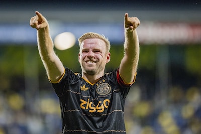 Ajax heeft aantal gouden wissels van vorig seizoen al bijna geëvenaard: ‘Het is niet moeilijk spelers teleur te stellen’