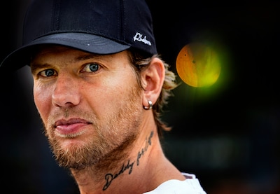 Michiel Kramer spaart niemand in nieuwe biografie: ‘Ik zou als teamgenoot gek worden van Wout Weghorst’