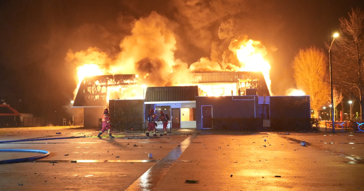 Sporthal in Groningse Bedum volledig in brand | 112 nieuws Het Hogeland