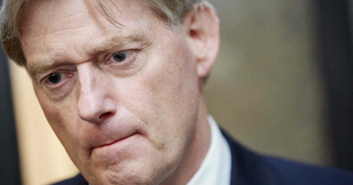 Van Rijn overleeft debat en motie over pgb-chaos | Gezond | AD.nl