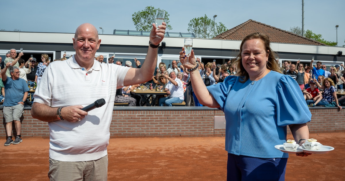 Vernieuwd sportpark Alkemade geopend in Roelofarendsveen