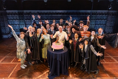 Robèrt van Beckhoven verrast cast op 46e verjaardag van Harry Potter