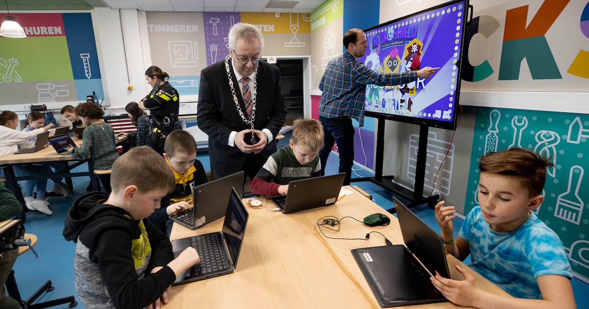 Huldiging op Marken voor winnaar HackShield-competitie