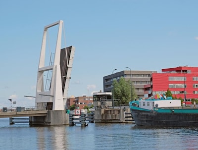 Waarderbrug in Haarlem closed due to defect