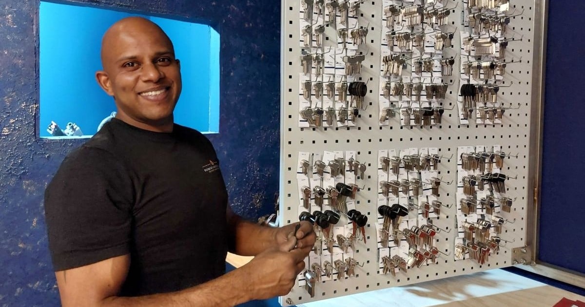 Sleutelmaker Patrick opent nieuwe zaak: 'Ik ken 8000 soorten sleutels uit m'n hoofd'