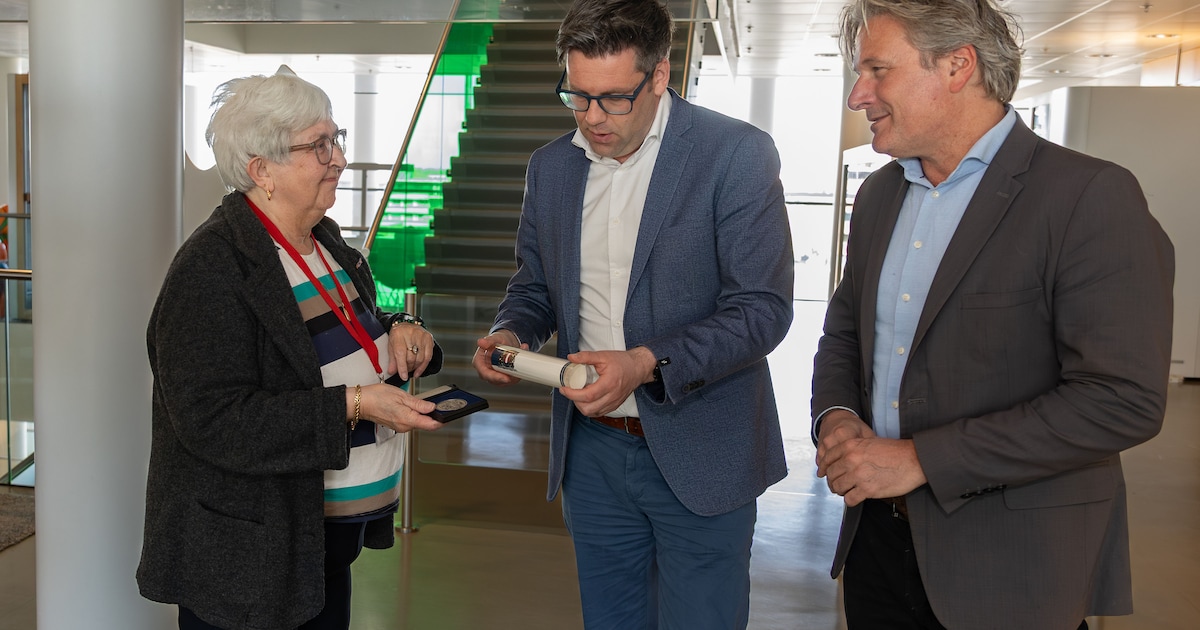 Vrijwilligerspenning voor Dymphna Bazen in Gouda