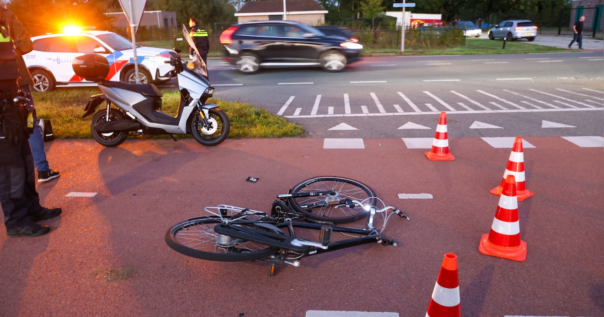 Fiets breekt in tweeën bij frontale botsing met scooter in Voorthuizen