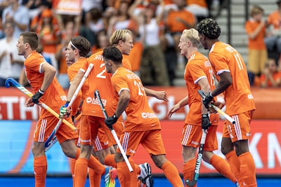 Vroege achterstand als test voor de hockeymannen, die uiteindelijk glansrijk slagen
