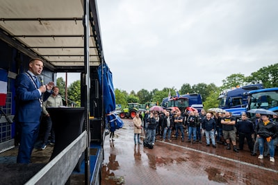 Honderden boeren houden ‘stikstofmars’ in Drenthe, meerdere gemeenten tekenen aangeboden brief niet