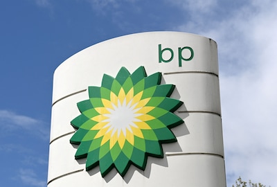BP-medewerker klust bij met eigen bedrijf en verdient ruim 1 miljoen euro, bij zijn eigen werkgever