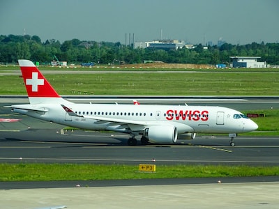 Swiss grounds two pilots for drinking before flight