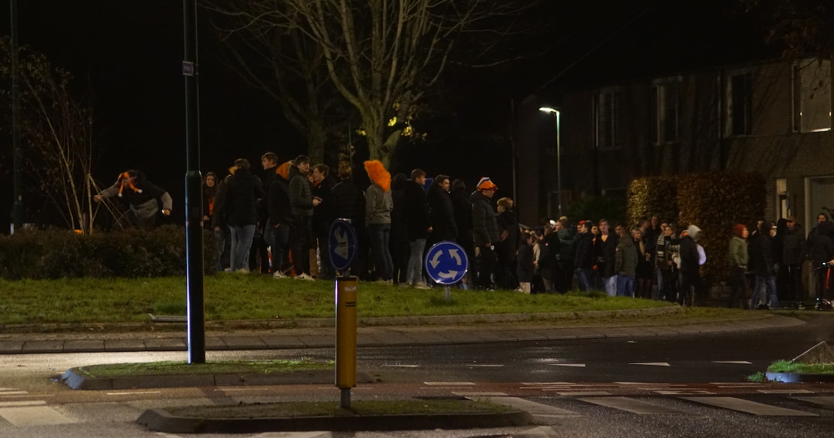 Bussen mijden Oranje-rotonde tijdens WK: slim of juist onhandig?