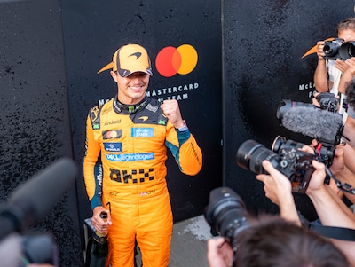 Lando Norris put vertrouwen uit eerste zege als wereldkampioen: ‘Geweldig om terug te zijn’