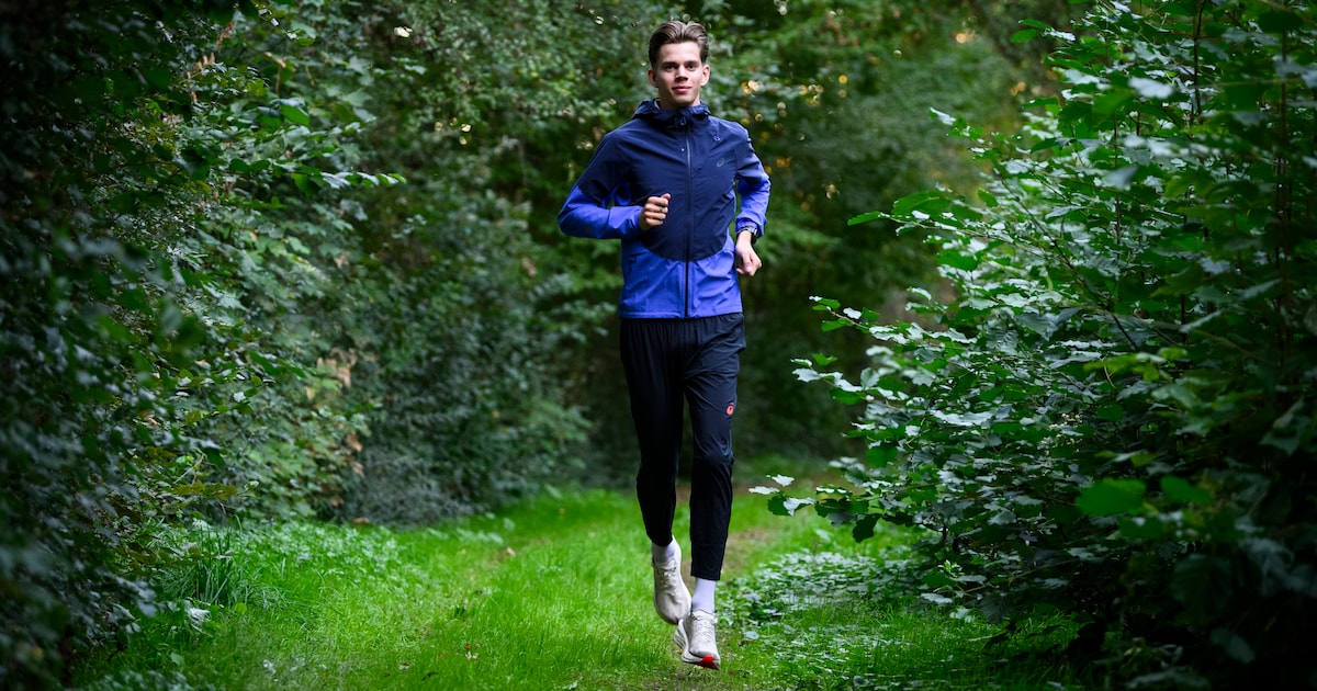 Crosskampioen Jochem legt uit waarom hij nu al zo hard loopt: ‘Ik probeer grote momenten klein te ma