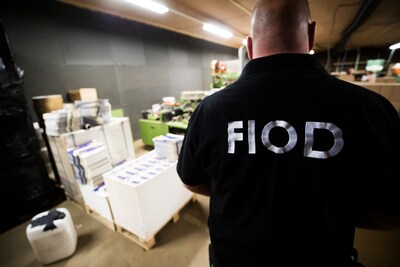 Terwijl onderzoek naar eerste zaak nog loopt, vindt Fiod weer fout Russisch hout bij Ridderkerks bedrijf