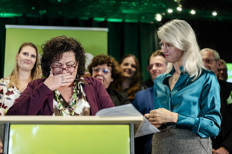 Caroline van der Plas raakte geëmotioneerd tijdens haar toespraak. 