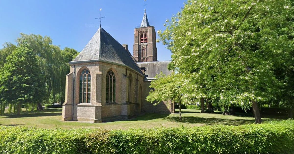 Onderhoud aan kerktoren 's-Heer Abtskerke: uurwerk doet het niet
