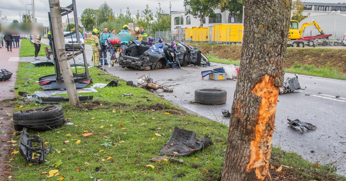 Bestuurder die afgelopen weekend in Utrecht tegen boom crashte had auto in Duitsland gehuurd om brui