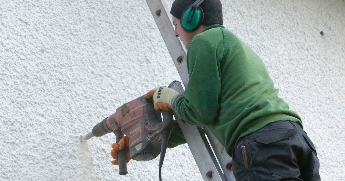 Tientallen werknemers slaan alarm over giftig isolatieschuim