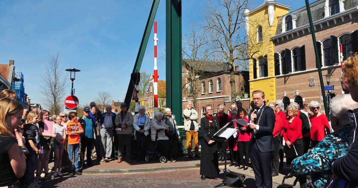 Herdenking Gorredijk eert verzetshelden bij Gerk Numanbrug