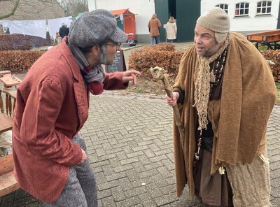 Dickens Festijn in Maarheeze laat Victoriaanse tijd herleven: ‘De entourage hier is geweldig’