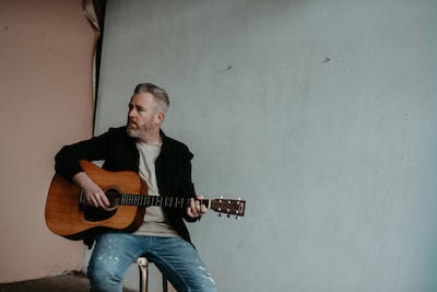 Ed Struijlaart brengt ode aan John Mayer in Zevenaar