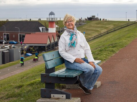 Debora (66) heeft na valpartij altijd pijn: ‘Ik slaap nooit meer goed’