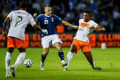 Oranje dringt aan in jacht op gelijkmaker tegen Grieken: Dumfries ziet voor tweede keer goal afgekeurd