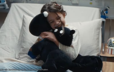 Hema wins Gouden Loeki for Christmas commercial featuring Takkie and Siepie cheering up sick girl